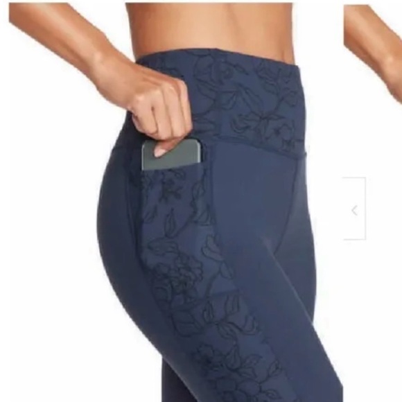 Skechers Pants - NWT SKECHERS GO WALK High Waisted 7/8 Legging 2 Pockets Medium